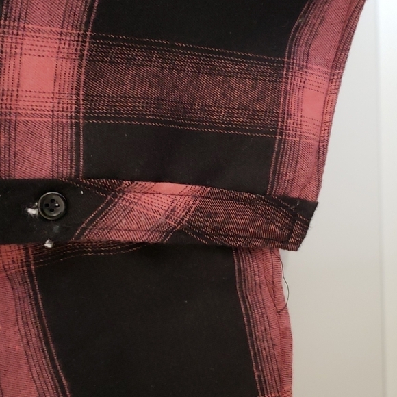 Nomad Men's Black & Pink Plaid Sherpa Lined Button Down - Size M - Picture 5 of 10